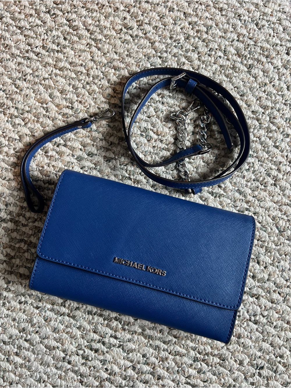 Michael Kors Jet Set Travel 3 In 1
Wristlet Clutch Crossbody bag
Sapphire blue